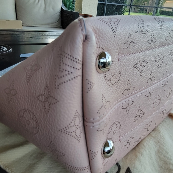 Sold Louis vuitton Monogram PM Pink Mahina Hina Crossbody - Picture 6 of 16